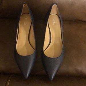 BRAND NEW MICHAEL KORS HEELS!